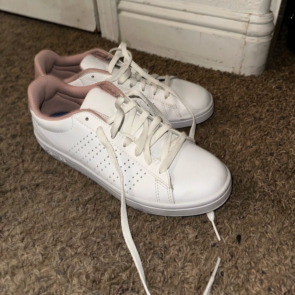 Women’s Size 9 K Swiss Shoes